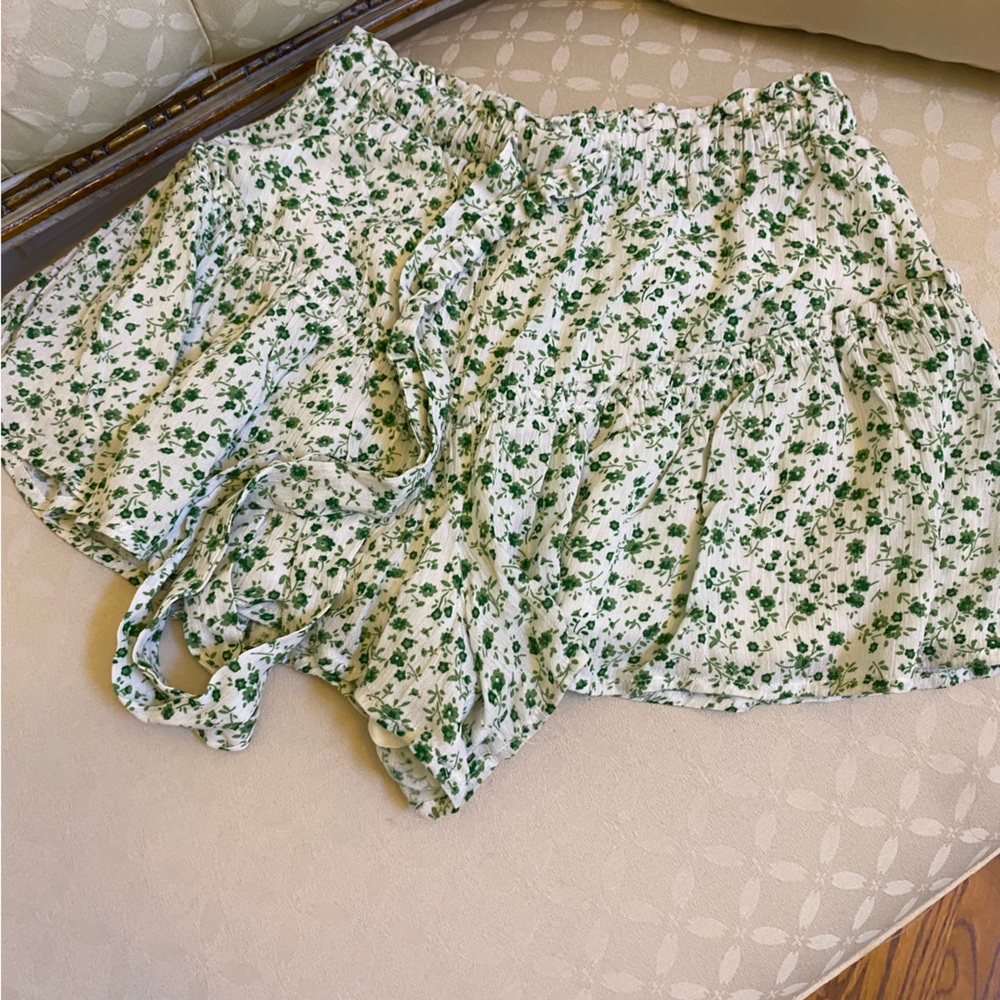 Gab and Kate floral skort size S